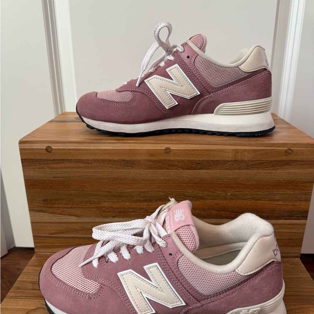 New Balance 574 Sneaker | Rosewood color | Size 8.5 - Picture 3 of 8